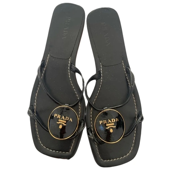 Authentic Prada Logo Plaque Leather Flip Flop Sandals size 10 - Picture 1 of 6